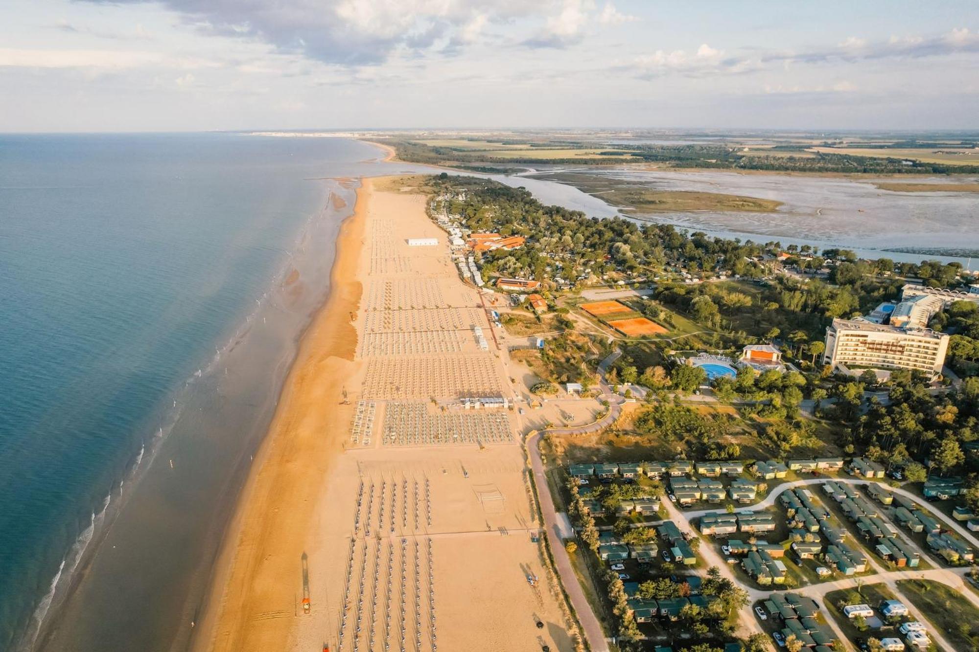 Cozy Villa 250 Metres From The Beach - Beahost - Bibione Buitenkant foto